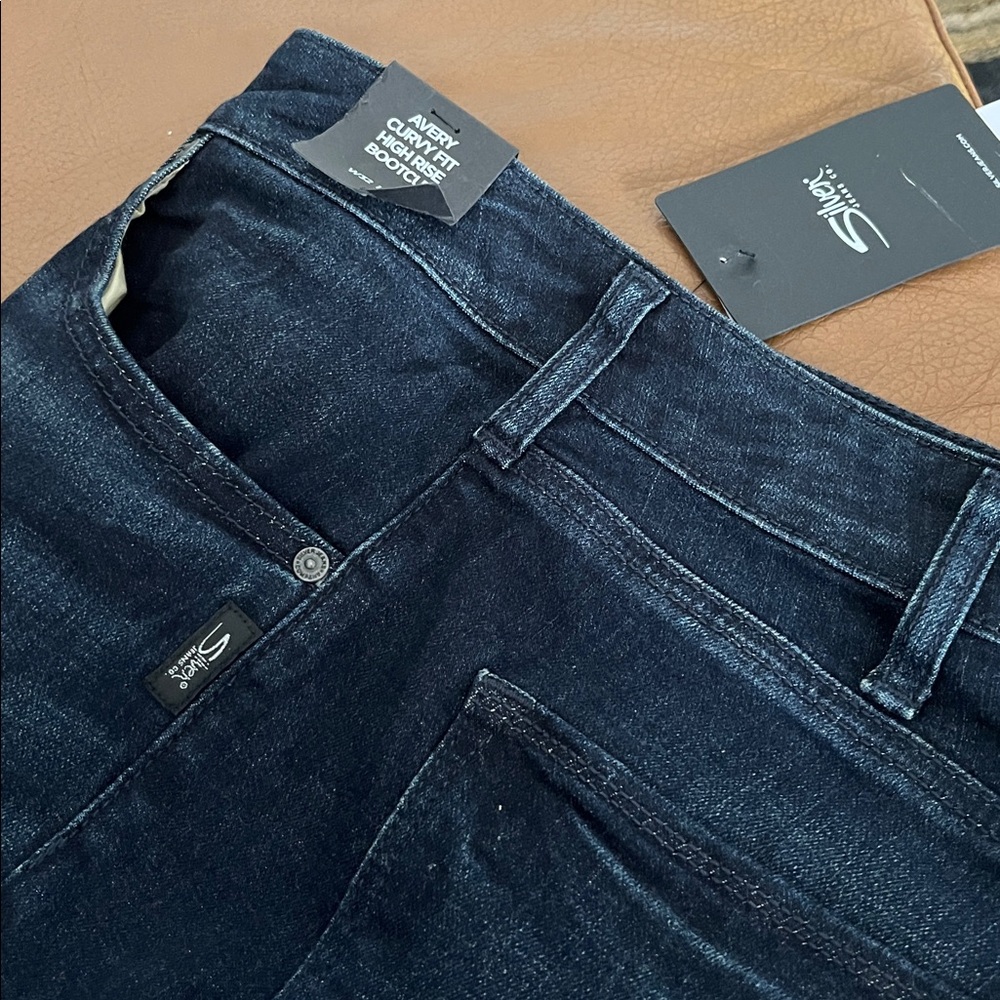 Silver Jeans (32x33) Avery Bootcut Jeans Curvy Fit High Rise Side Slits - Picture 4 of 15